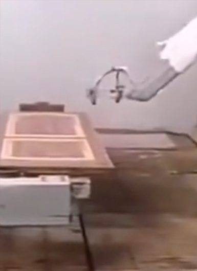 臂展2400負載6公斤噴涂機器人噴門案例