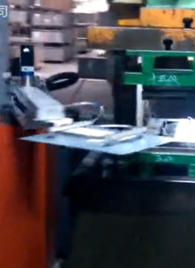 爾必地沖壓四軸上下料機器人現場案例